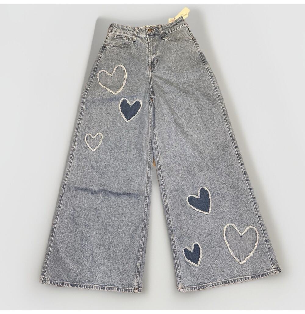 Social Tourist Wide Leg Jeans Womens W28 7R Light Wash Heart Patch High Rise NWT